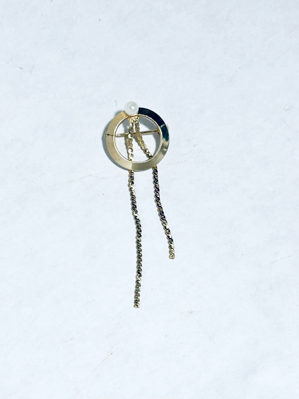 Vintage Goldtone Circle & Chain Brooch - Elegant Women Jewelry